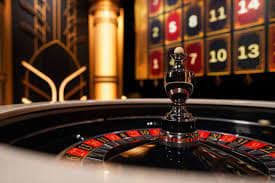 Meja live blackjack HD di studio wala meron dengan dealer profesional